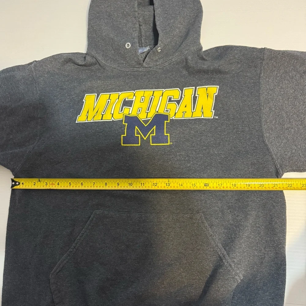 University of Michigan Wolverines Collegiate Logo Grey Hoodie Sweatshirt Large